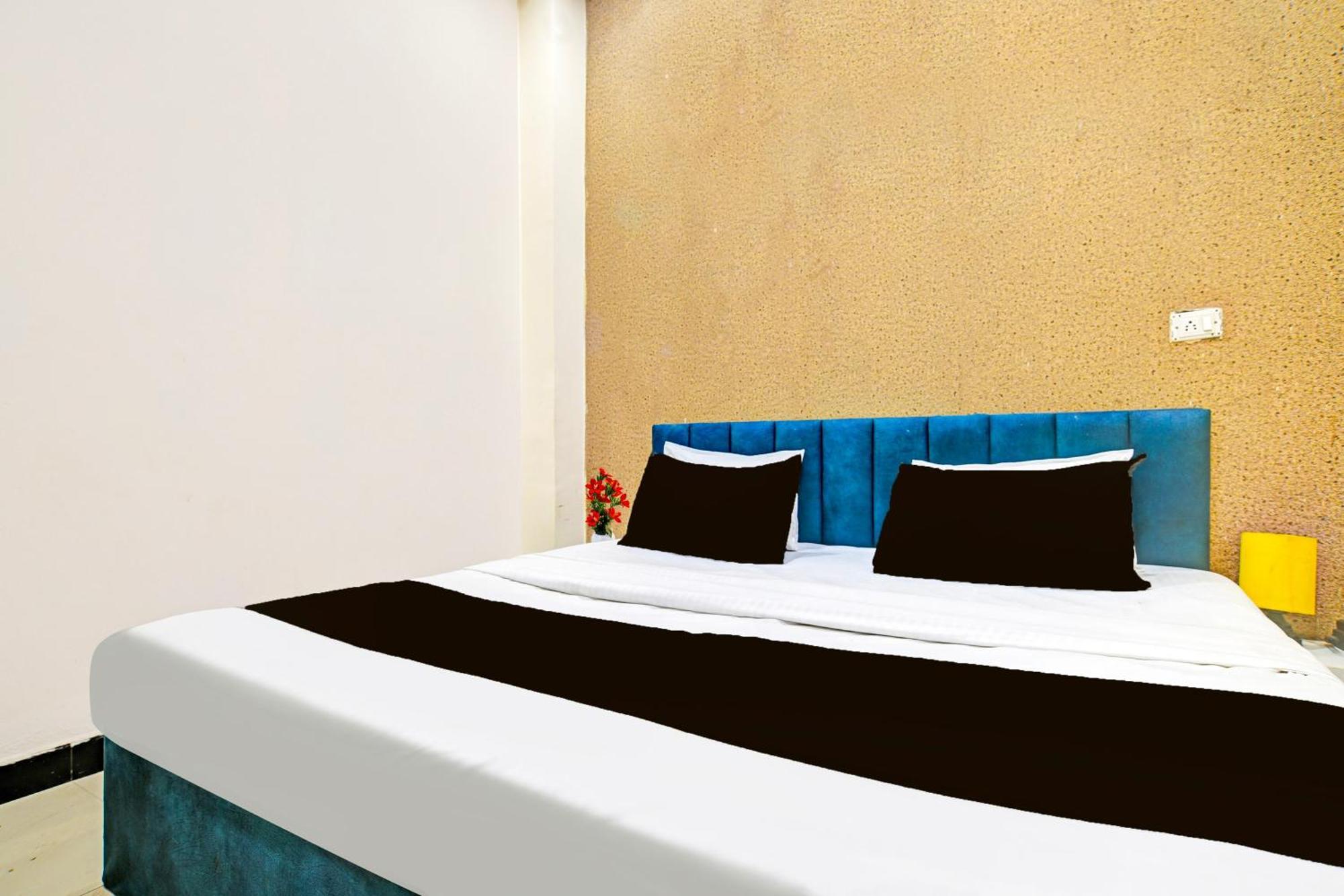 Super Hotel O Hanuman Naka Ujjain Formerly Krishna Palace Zewnętrze zdjęcie